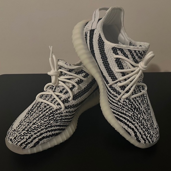 Adidas Yeezy Boost 350 V2 Zebra Sneakers - Picture 1 of 9